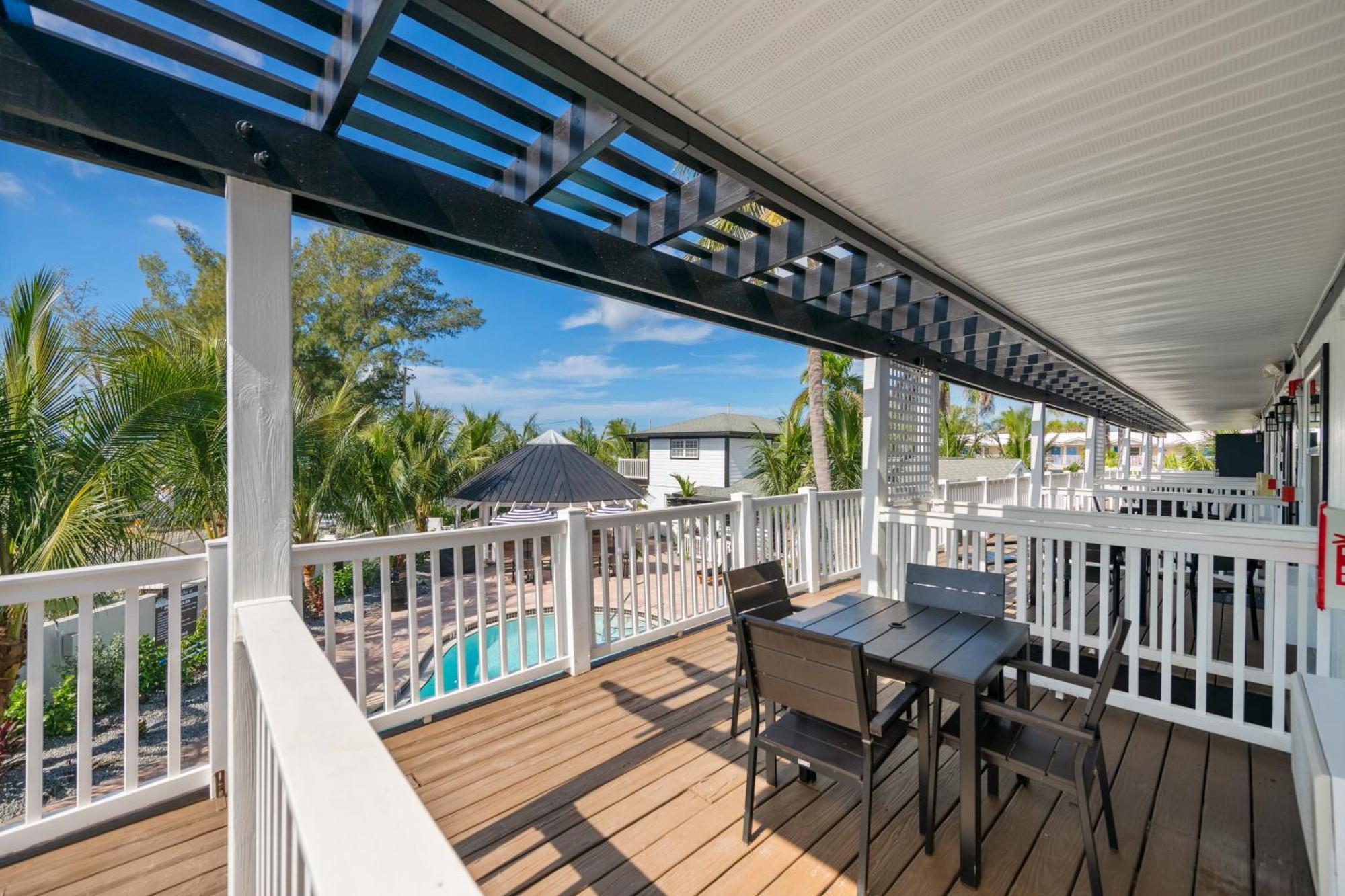 Tropic Isle At Anna Maria Island Inn Bradenton Beach Ngoại thất bức ảnh