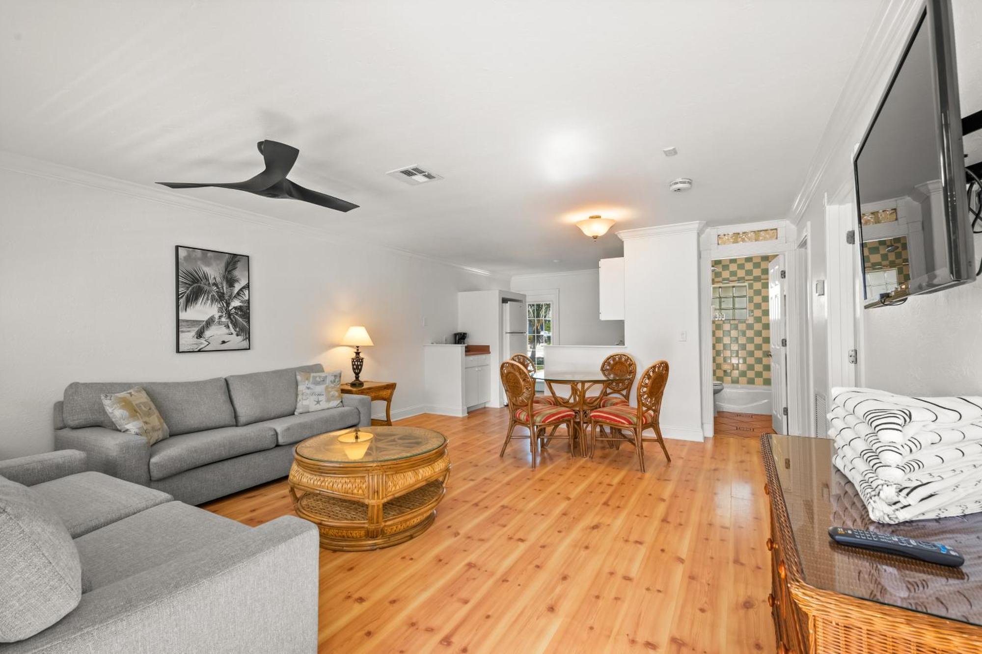 Tropic Isle At Anna Maria Island Inn Bradenton Beach Ngoại thất bức ảnh