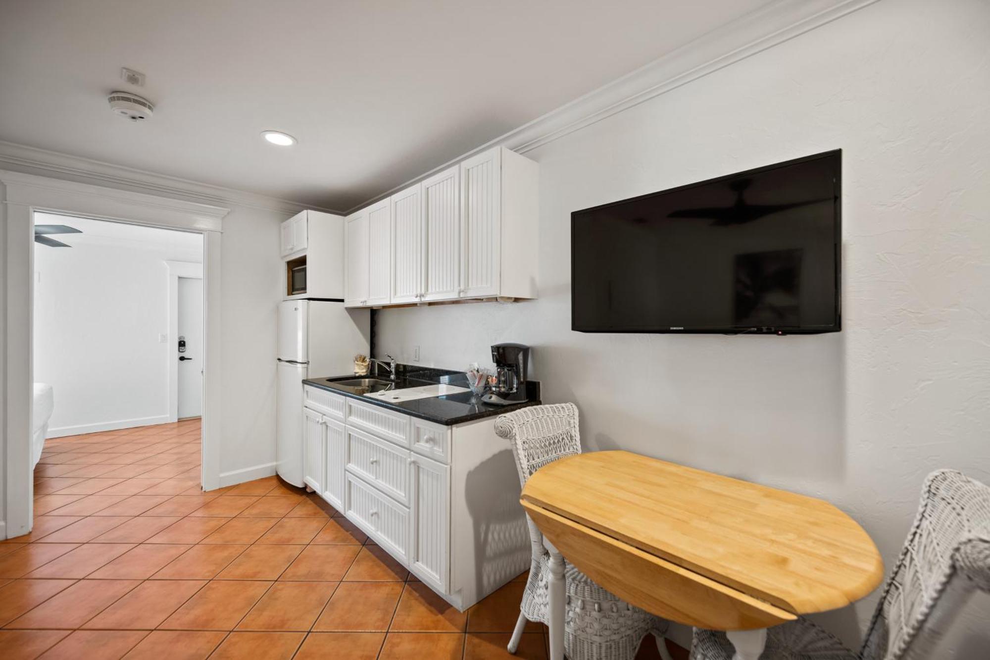 Tropic Isle At Anna Maria Island Inn Bradenton Beach Ngoại thất bức ảnh