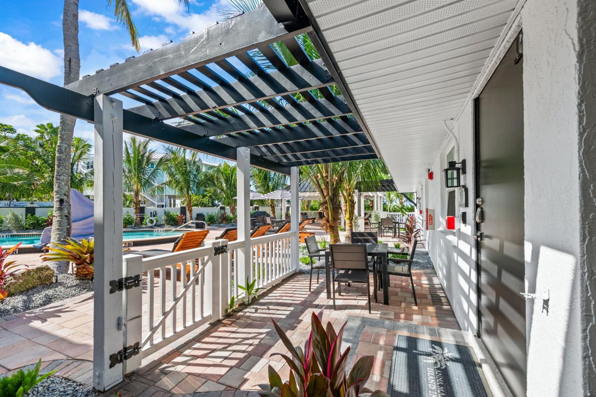 Tropic Isle At Anna Maria Island Inn Bradenton Beach Ngoại thất bức ảnh