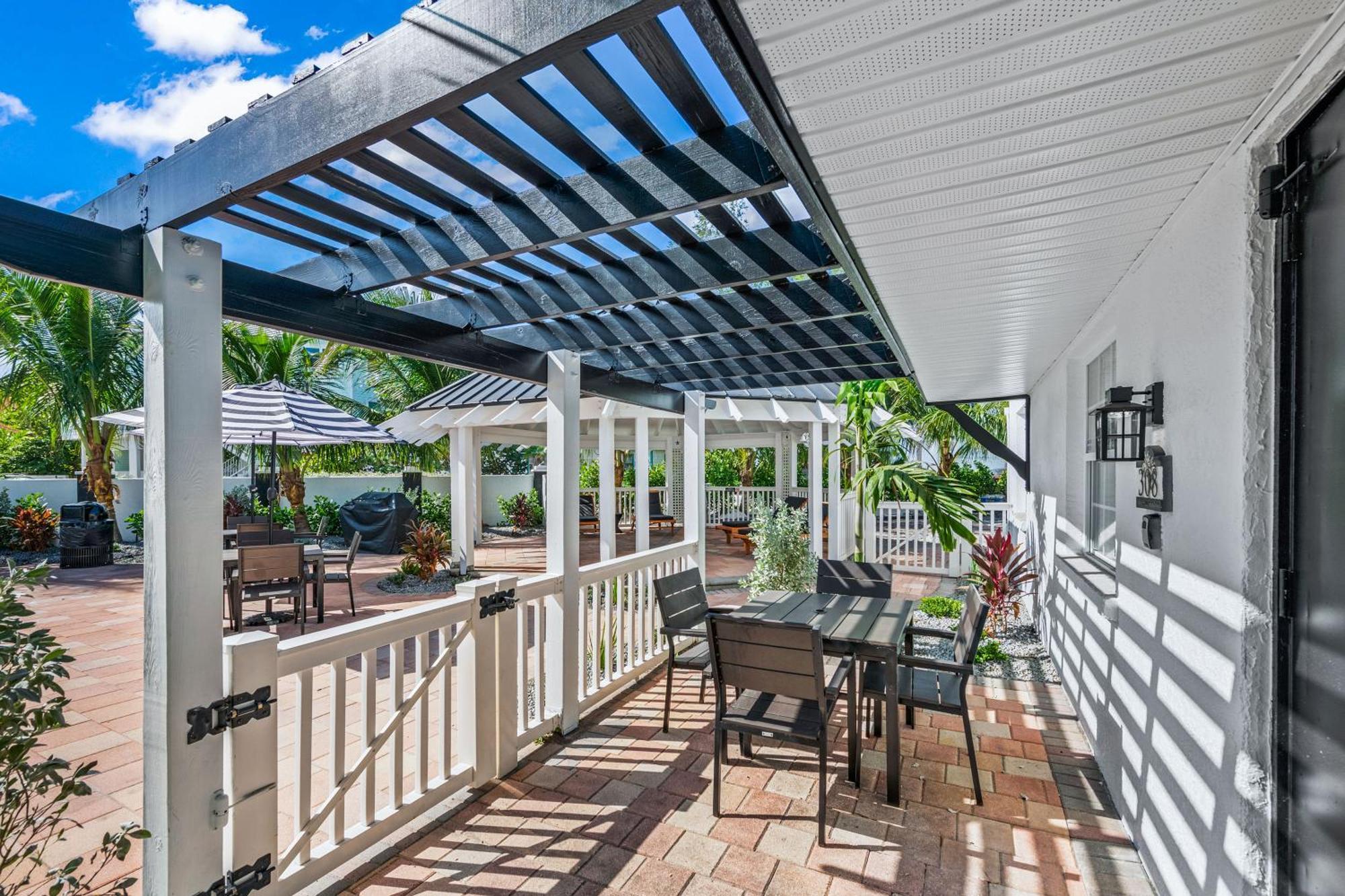 Tropic Isle At Anna Maria Island Inn Bradenton Beach Ngoại thất bức ảnh