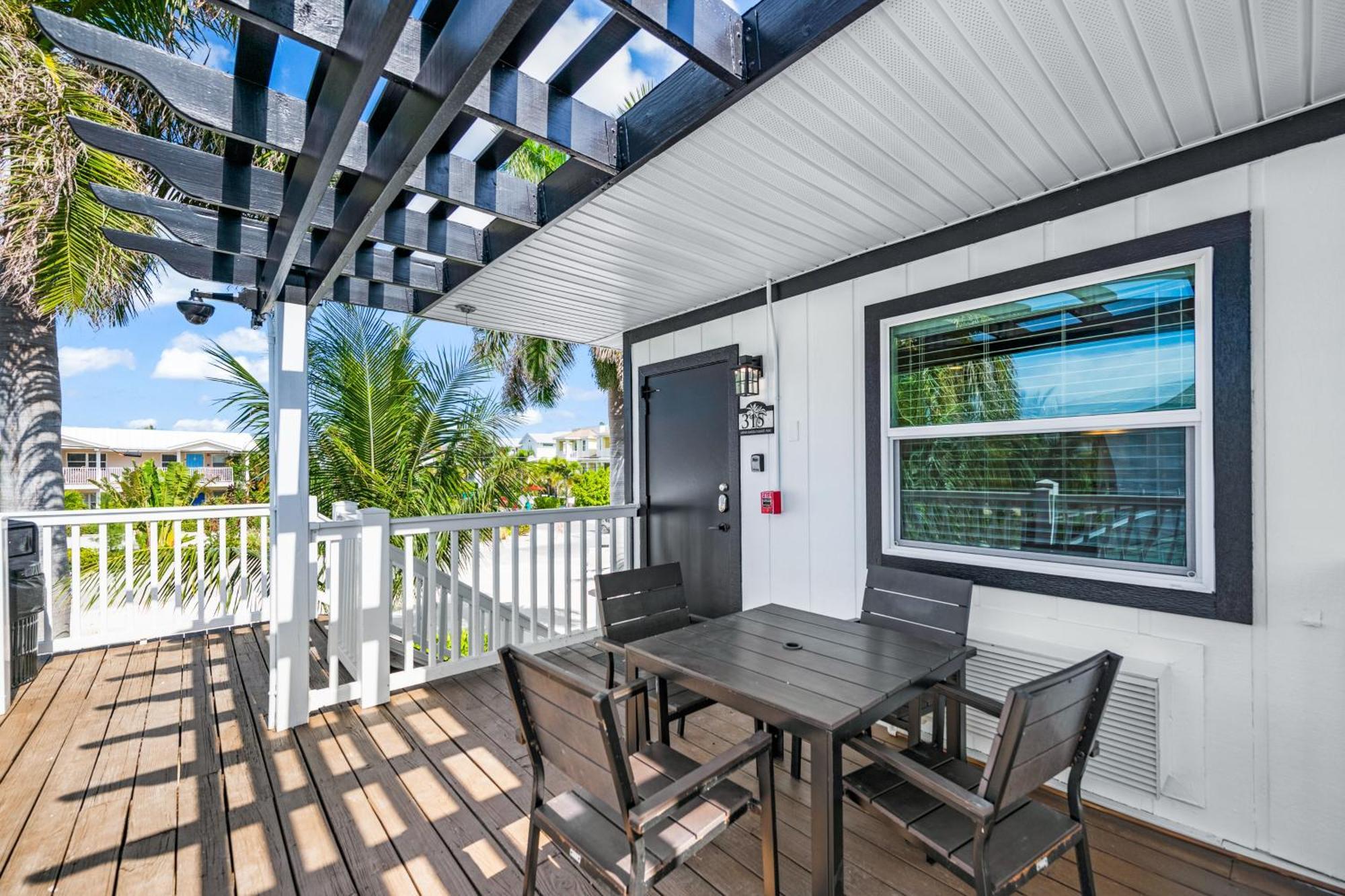 Tropic Isle At Anna Maria Island Inn Bradenton Beach Ngoại thất bức ảnh